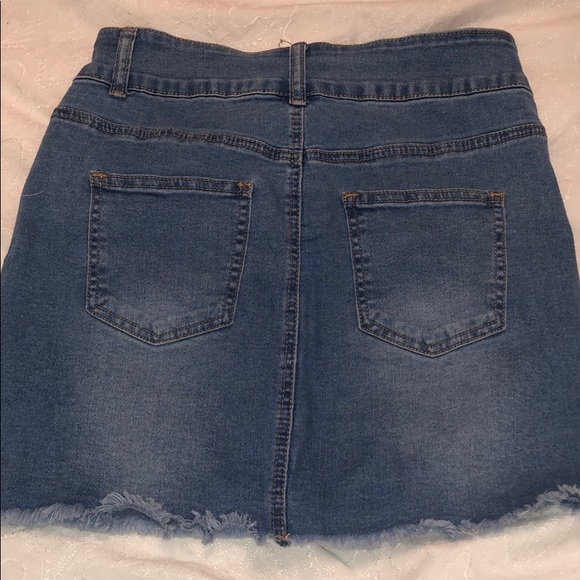Size 00 blue jeans mini skirt - Picture 2 of 3